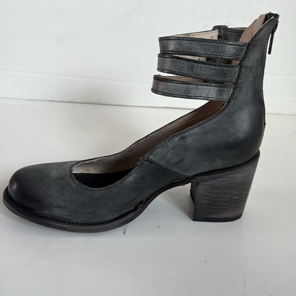 Freebird Randi mid-heel round toe ankle strap adjustable buckle gray gun metal - Picture 11 of 16